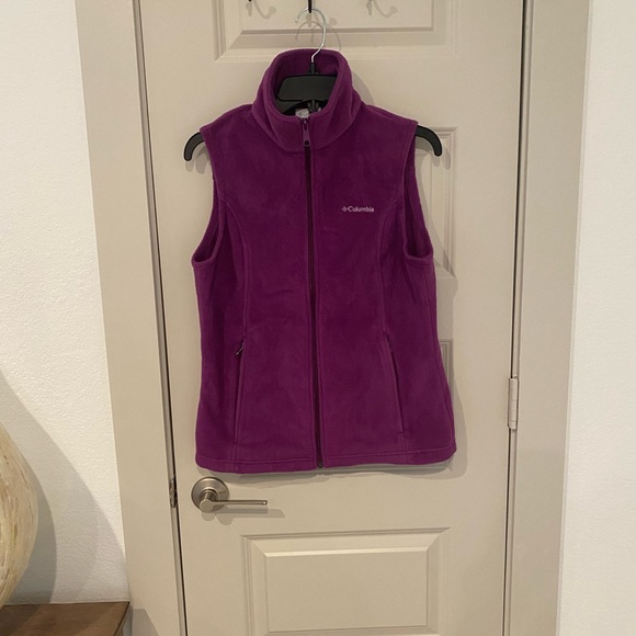 Columbia Jackets & Blazers - Women fleece vest